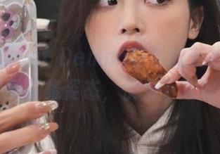 免费获取Cat Demon喵崽的美脚作品，尽情欣赏优雅姿态，快来下载收藏吧！